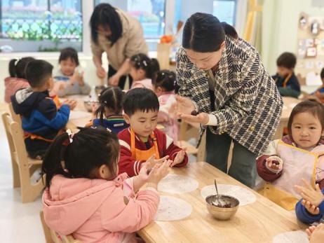 20240403【生活燕幼·园区动态】“浸润童心 情忆清明”——舌尖上的节气之清明_html_m3920a965.jpg