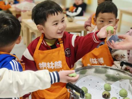 20240403【生活燕幼·园区动态】“浸润童心 情忆清明”——舌尖上的节气之清明_html_m50b75f6d.jpg