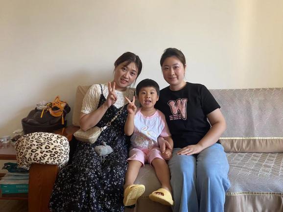 【生活燕幼·家园共育】“初见美好，与爱相约”——小班年级组新生家访活动_html_3db2acbb.jpg