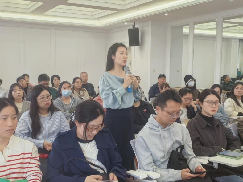 20250327【生活燕幼&middot;园区动态】新城分园：课堂初体验，衔接共成长——晓庄小学老师进课堂活动_html_2e634a21.jpg