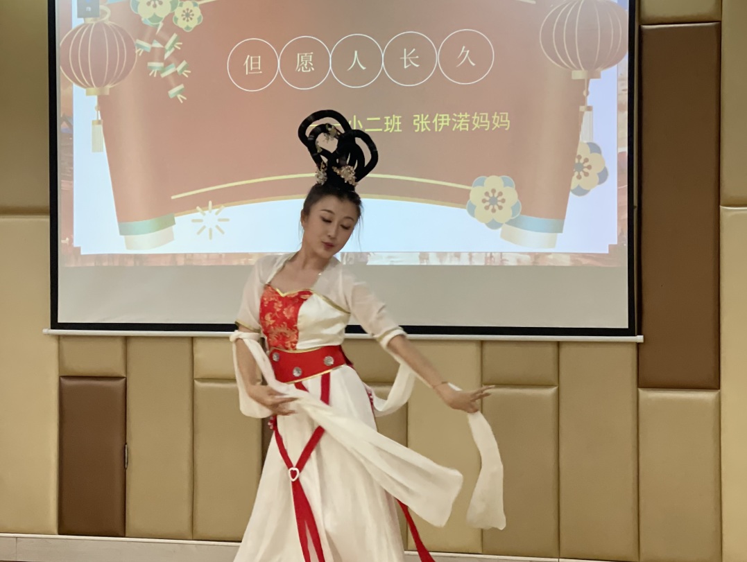 【生活燕幼·年级组动态】下庙分园： “月满中秋，欢聚国庆”——迎中秋国庆音乐会活动_html_5ffdd0a8.jpg