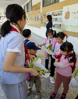 20240514【生活燕幼·年级组动态】燕幼中心园：花开有时，衔接成长——大班年级组参观小学活动_html_m633da5d6.png