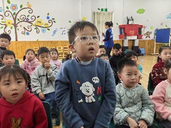 2023.04小班年级组法治讲座活动新闻稿_html_20175589.jpg