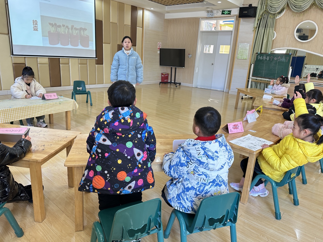 20231222【生活燕幼·年级组动态】下庙分园：“新岁序开，趣乐纷呈”——记第十次儿童陶研会_html_1898fbf7.jpg