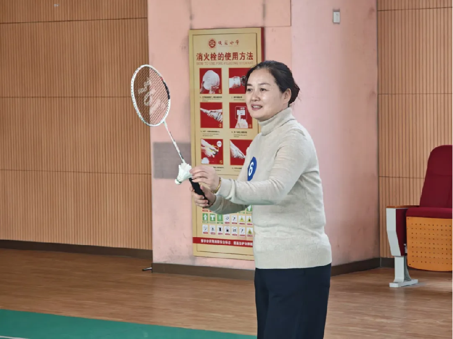 20251124【生活燕幼·园区动态】新城分园:“羽” 你同行展风采 师德铸魂暖初冬 —— 教职工羽毛球趣味赛_html_m5e8982bd.png