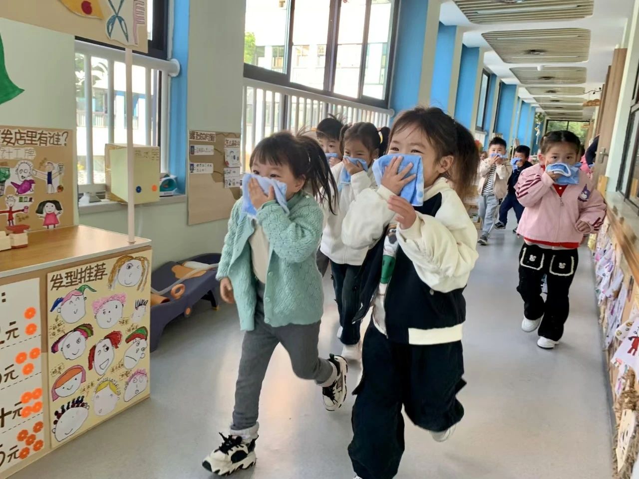 20241107【生活燕幼·安全第一】燕鸣苑分园：“消防在‘童’心，安全护‘童’行”——幼儿园消防安全培训及疏散演练_html_6c348b09.jpg