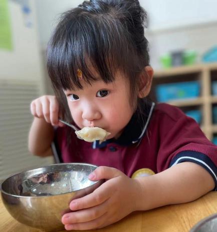 【生活燕幼·年级组动态】下庙分园：“大带小，乐成长”——小班幼儿成长纪实_html_52f879fe.jpg