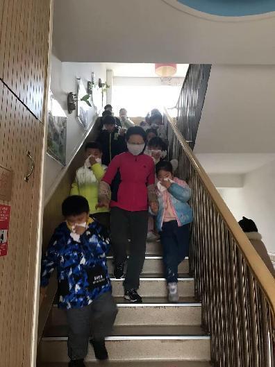 20230217【生活燕幼·安全第一】下庙分园：“安全于心，消防先行”——消防安全系列活动(2)_html_52aaebd.jpg