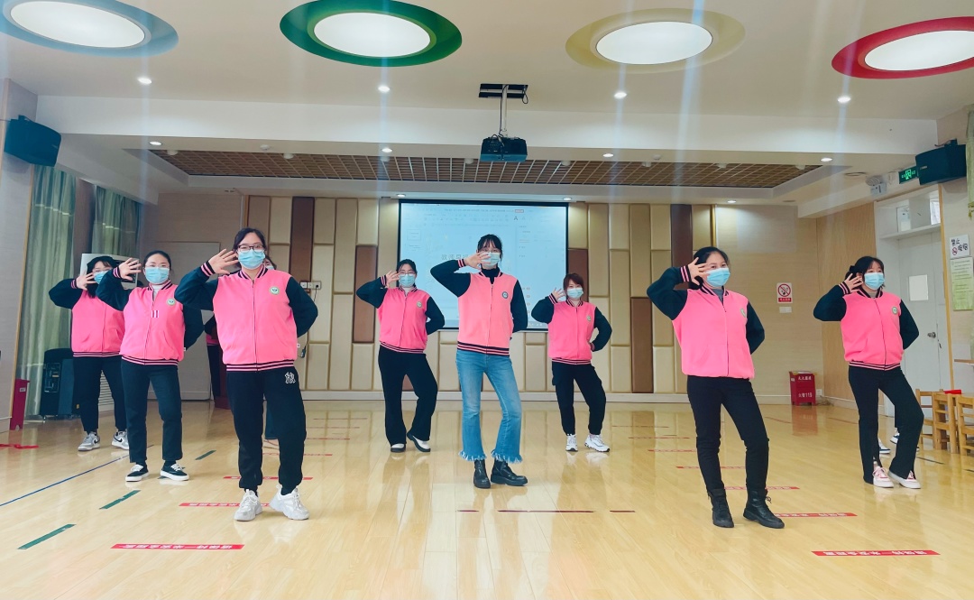 20230210【生活燕幼·园区动态】下庙分园：“优化细节，趣玩早操”_html_15296da0.jpg