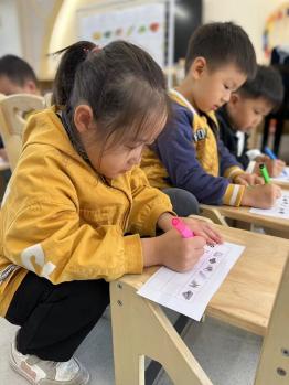 【生活燕幼&middot;教科研动态】 潜心教研　共促成长——科学组公开课教研活动_html_m7df8b27b.jpg