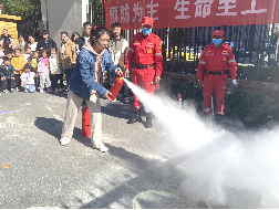 20231107【生活燕幼·安全第一】消防在“童”心，安全护“童”行——消防专项培训演练_html_7047049e.png