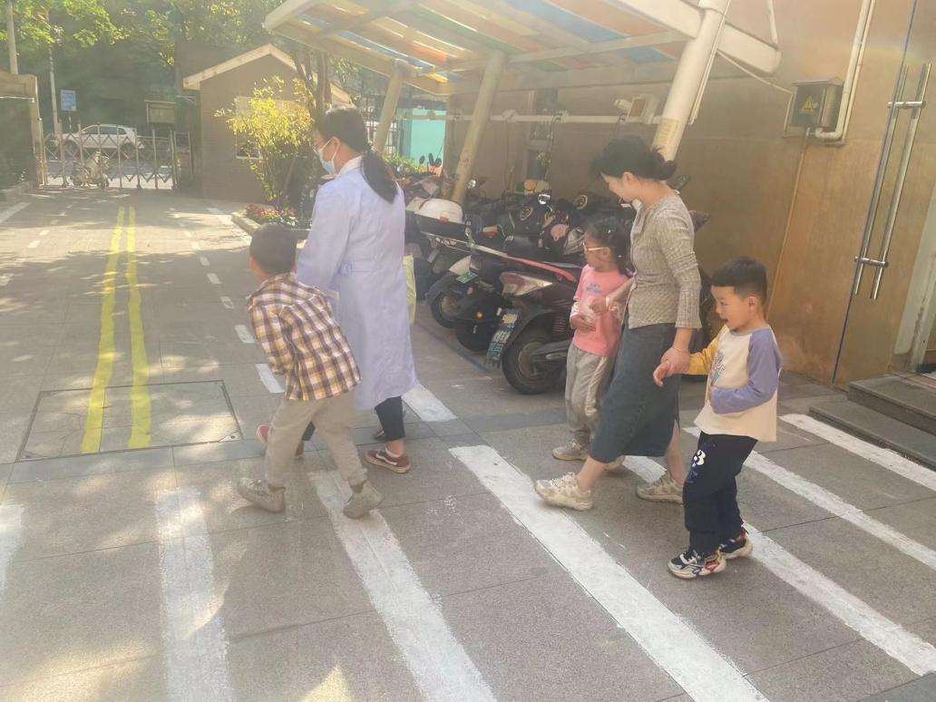 【生活燕幼·安全第一】下庙分园：“食”刻坚守--以“练”筑防(1)_html_m3135db17.jpg