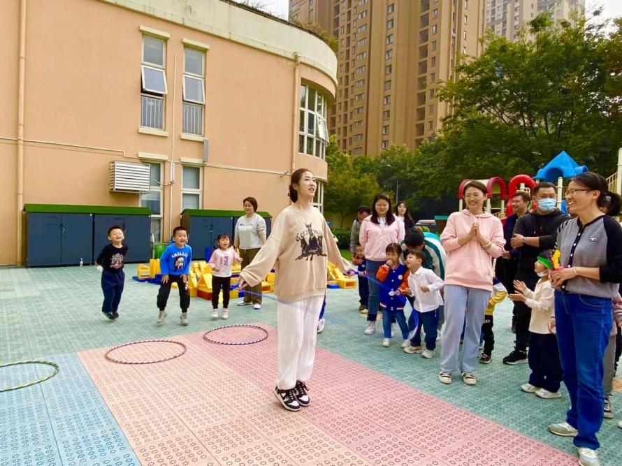 【生活燕幼·年级组动态】下庙分园：“大手牵小手，一起来运动”——中班半日开放暨亲子运动会活动_html_m723d309c.jpg