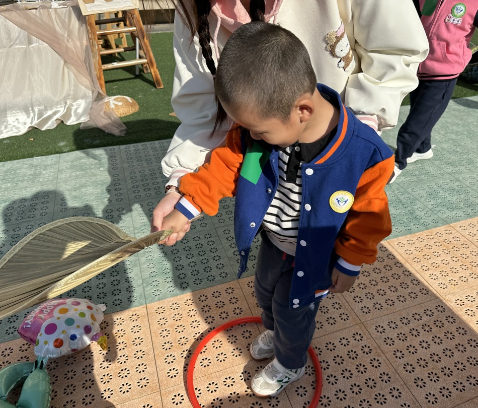 【生活燕幼·园区动态】下庙分园：“大手拉小手，运动迎园庆”——大带小运动会_html_3605f635.jpg