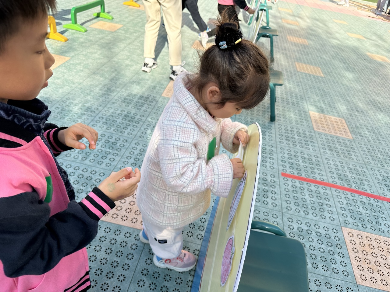 【生活燕幼·园区动态】下庙分园：“大手拉小手，运动迎园庆”——大带小运动会_html_1b29b21.jpg