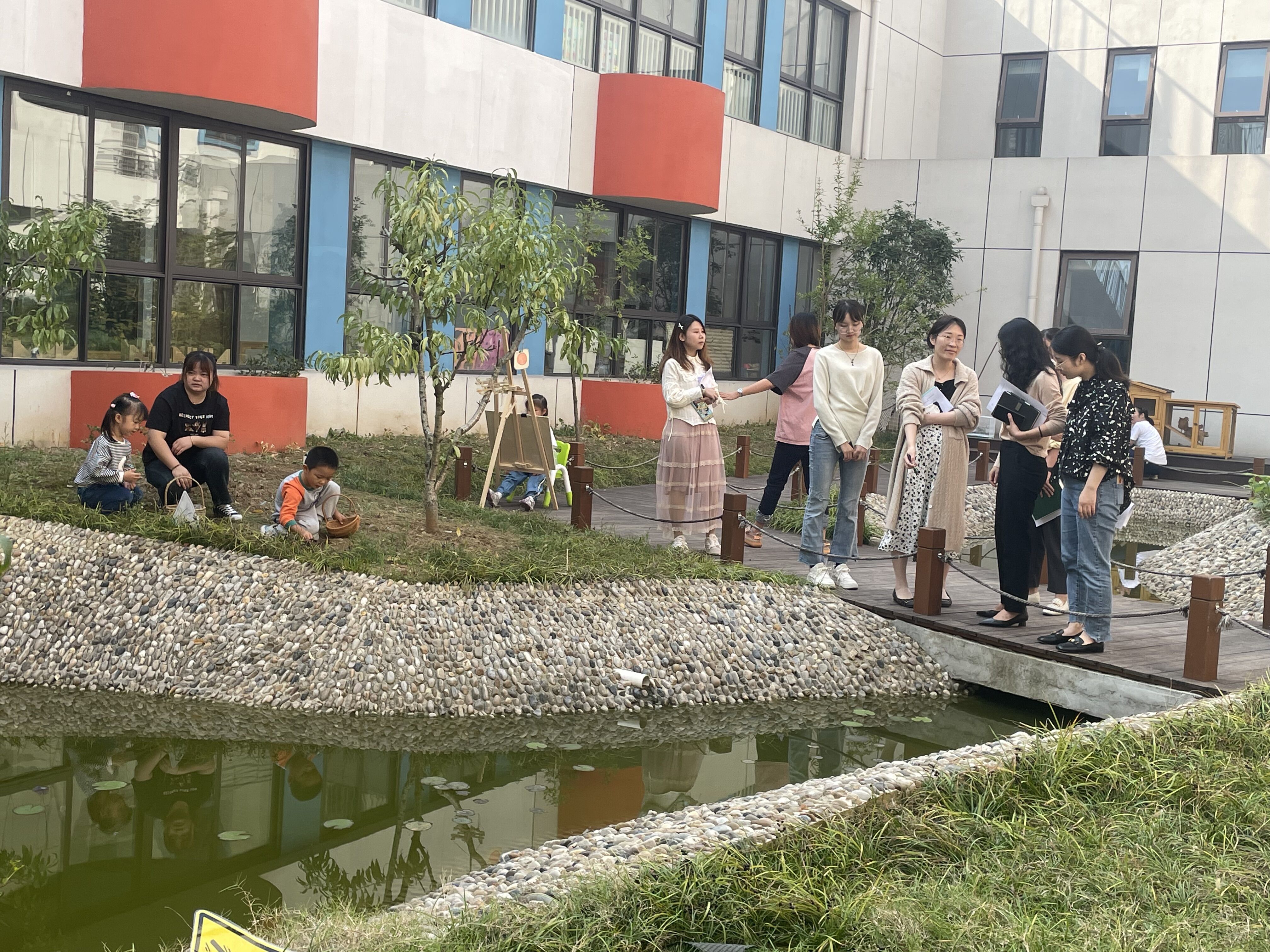 20231019【生活燕幼·园区动态】燕鸣苑分园：生活教育 游戏精神——南师大教研活动．docx_html_52f2d28e.jpg