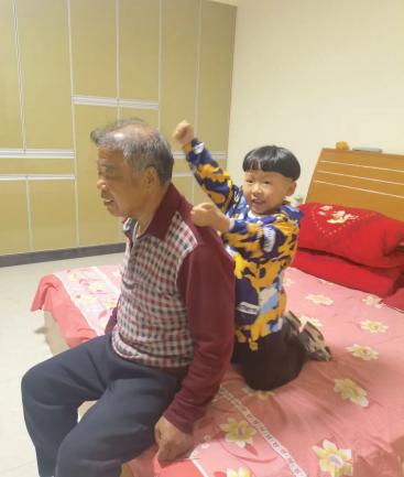 20231023【生活燕幼·园区动态】燕鸣苑分园：“爱满重阳 孝润童心”——重阳节活动_html_m65bd1af9.jpg