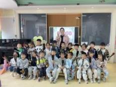 20250623【生活燕幼·园区动态】新城分园：家校携手育幼苗，多元活动促成长——家长资源团活动纪实_html_76f0ef88.jpg