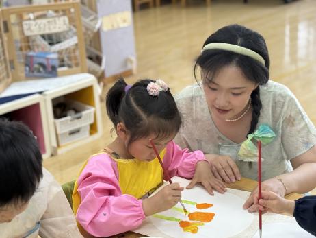 20250604【生活燕幼·教研动态】“以美润教，共研成长”——美术教研组期末总结(1)_html_7cc8684c.jpg