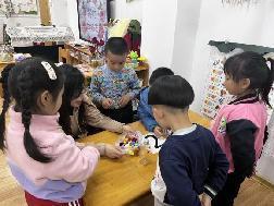 2023.3.24【生活燕幼·园区动态】燕幼中心园：春分时节到，春华春意浓——中一班春分节气活动_html_4e664380.jpg