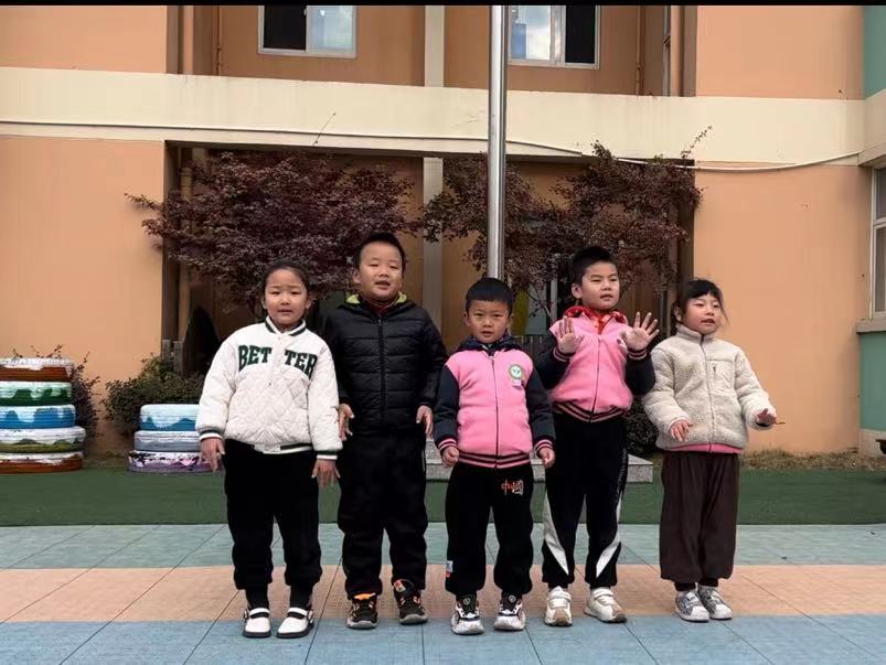 20231204【生活燕幼&middot;园区动态】下庙分园：“小仪式，大情怀”——大三班升旗仪式_html_m69525c18.jpg