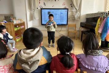 【生活燕幼·教研组动态】下庙分园：“共沐书香，阅享成长” ——语言组绘本表征记录本分享_html_m215fe9c8.jpg