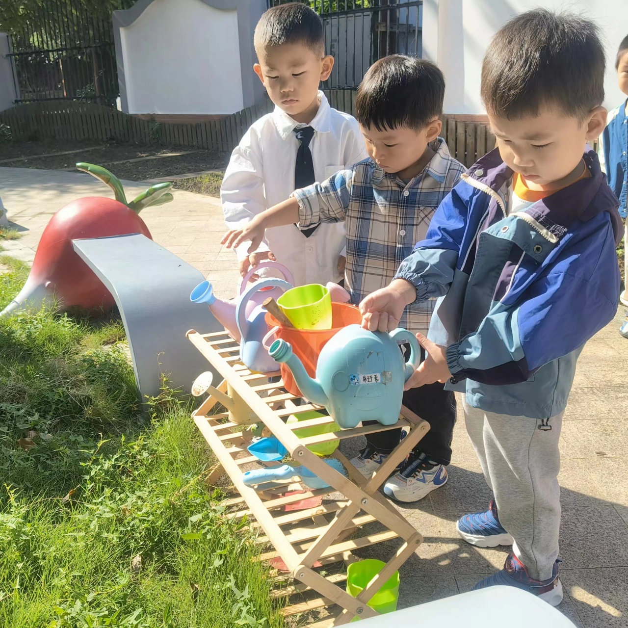 【生活燕幼·园区动态】下庙分园：“帮助弟弟妹妹”——新学期第一次儿童陶研会_html_m2bd118aa.jpg