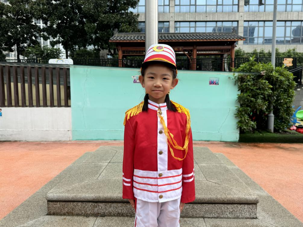 20241014【生活燕幼&middot;园区动态】新城分园——我是小小升旗手大五班升旗活动_html_63565929.jpg