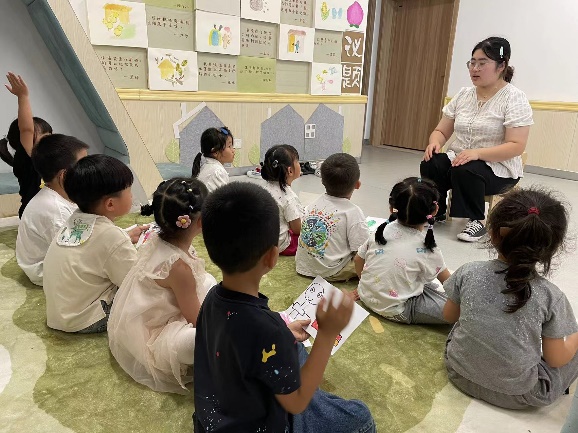 20241002  【生活燕幼&middot;园区动态】“稚趣迎国庆，童心向祖国”——国庆节系列活动_html_4f4210eb.jpg