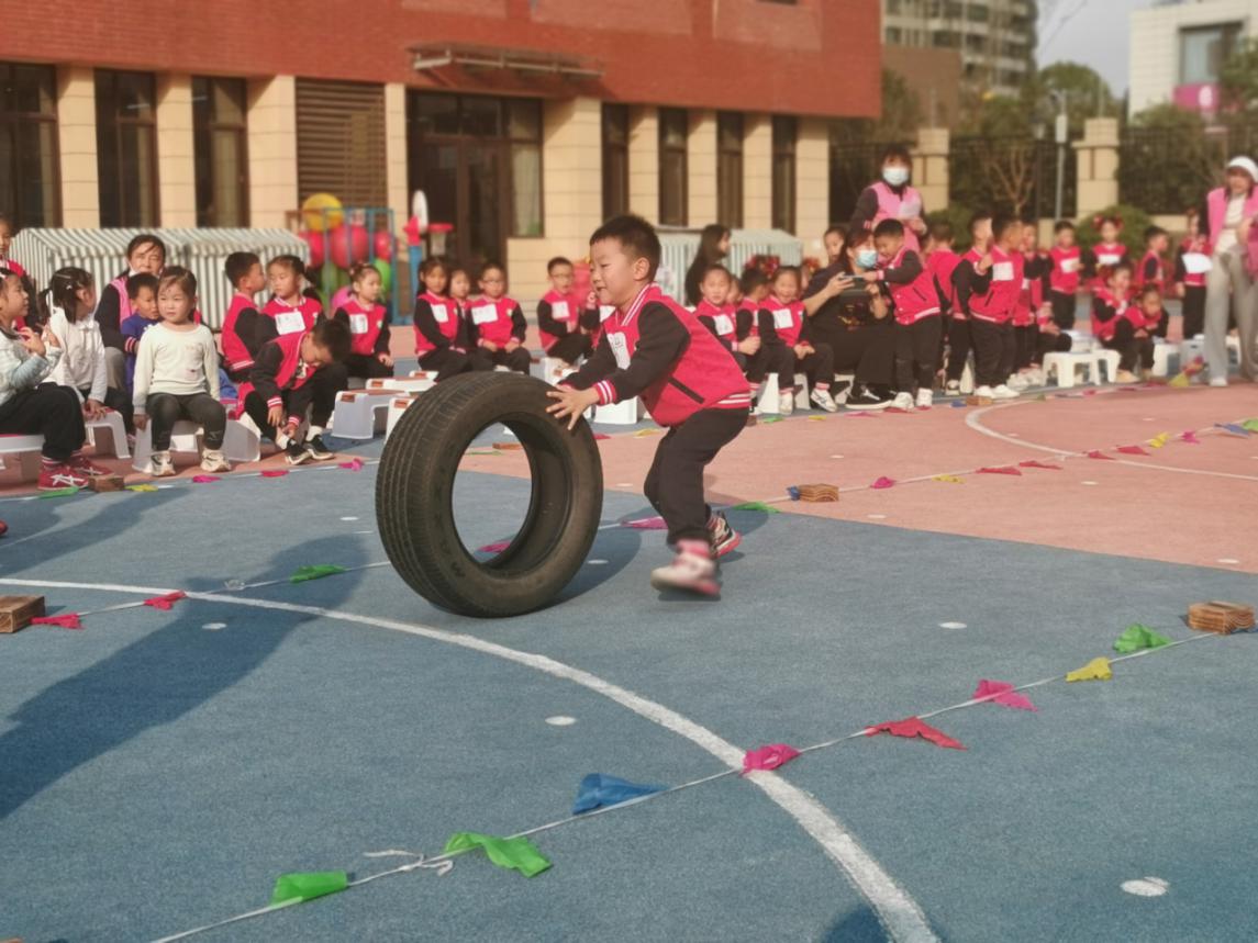 20201118【年级组动态】新城园区中班年级组运动会_html_m553647a9.jpg