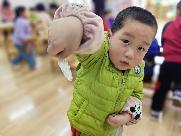 【生活燕幼·园区动态】燕幼中心园：“春风十里不如你，铿锵玫瑰绽芬芳”——三八妇女节活动_html_46b2de70.jpg