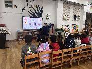 【生活燕幼·园区动态】燕幼中心园：“春风十里不如你，铿锵玫瑰绽芬芳”——三八妇女节活动_html_1b1e080b.jpg