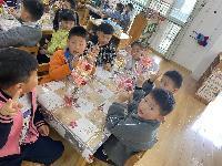 【生活燕幼·园区动态】燕幼中心园：“春风十里不如你，铿锵玫瑰绽芬芳”——三八妇女节活动_html_m4689c1c4.jpg
