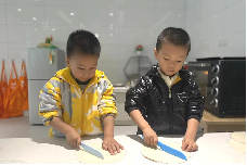 20231115【生活燕幼&middot;园区动态】小小时光，岁岁成长——十一月“小桃子”生日会_html_m4d5e0f91.png
