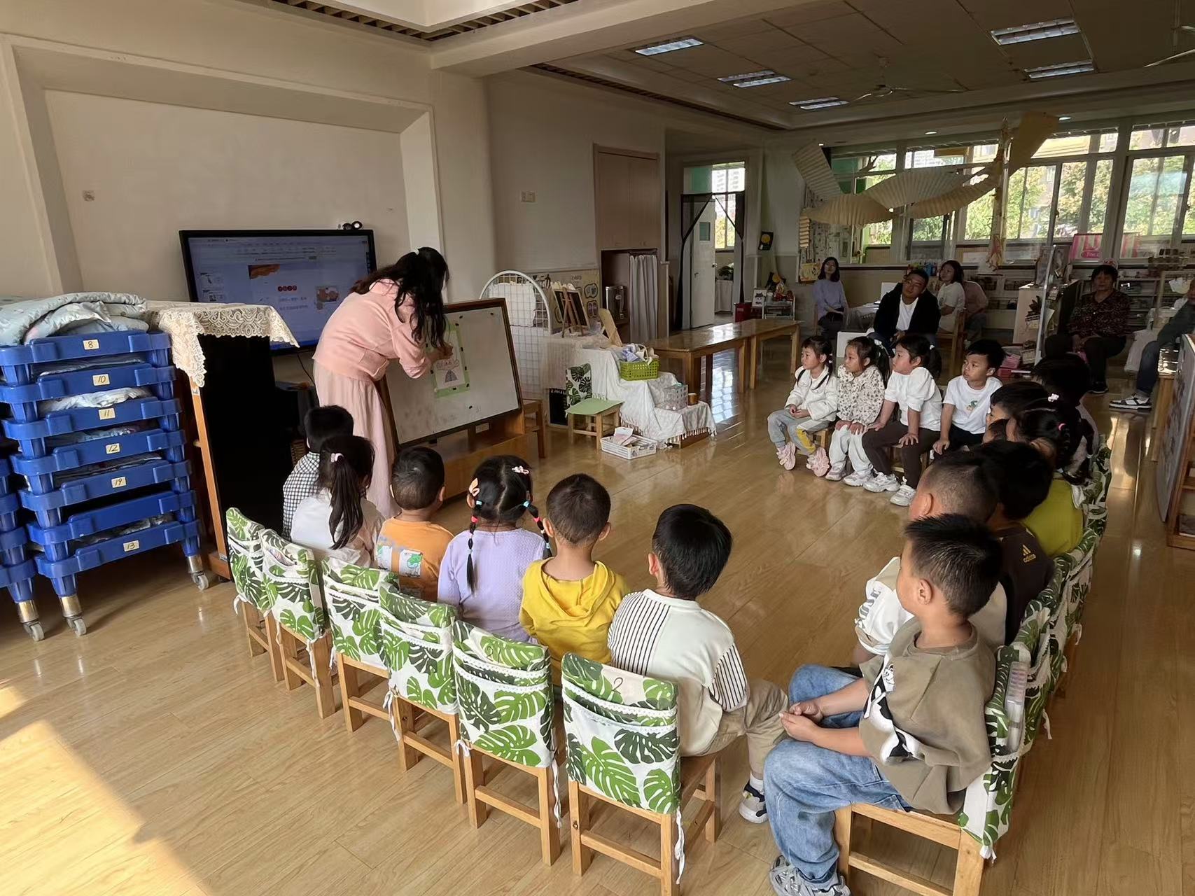【生活燕幼·园区动态】下庙分园：“童心敬老，爱满重阳”——重阳节活动_html_54c1b4e0.jpg