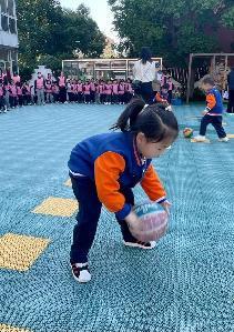 20230509【生活燕幼·园区动态】燕幼中心园：“拥抱春日 悦动成长”—班级早操评比暨体育技能比赛活动_html_3fede2fc.jpg