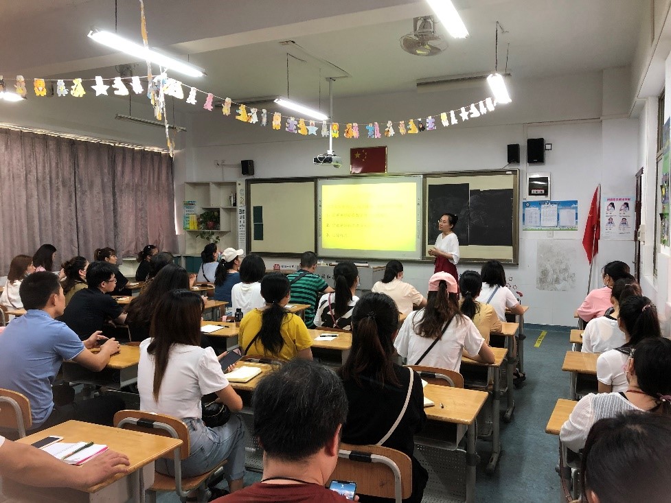家长会新闻稿_html_65c335d0.jpg