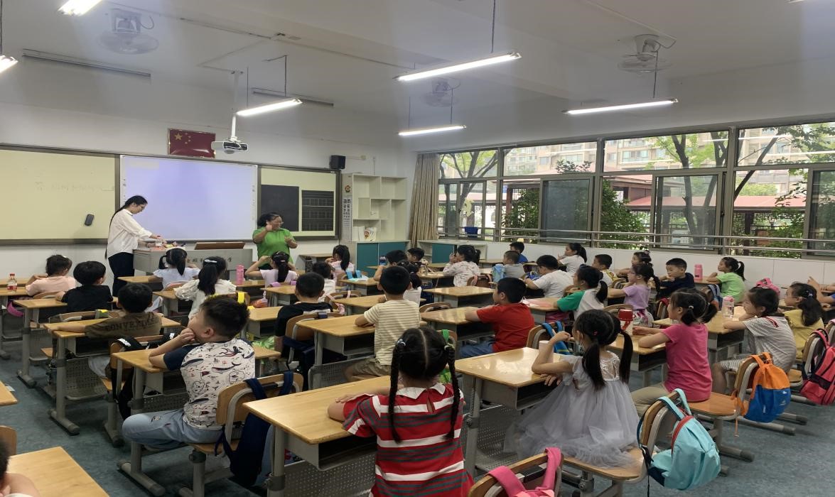 新生培训新闻稿_html_m360d574f.jpg