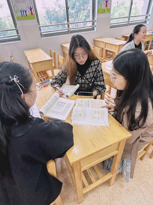 2024.10.10数学第二次集体备课新闻稿_html_294a9d95.jpg