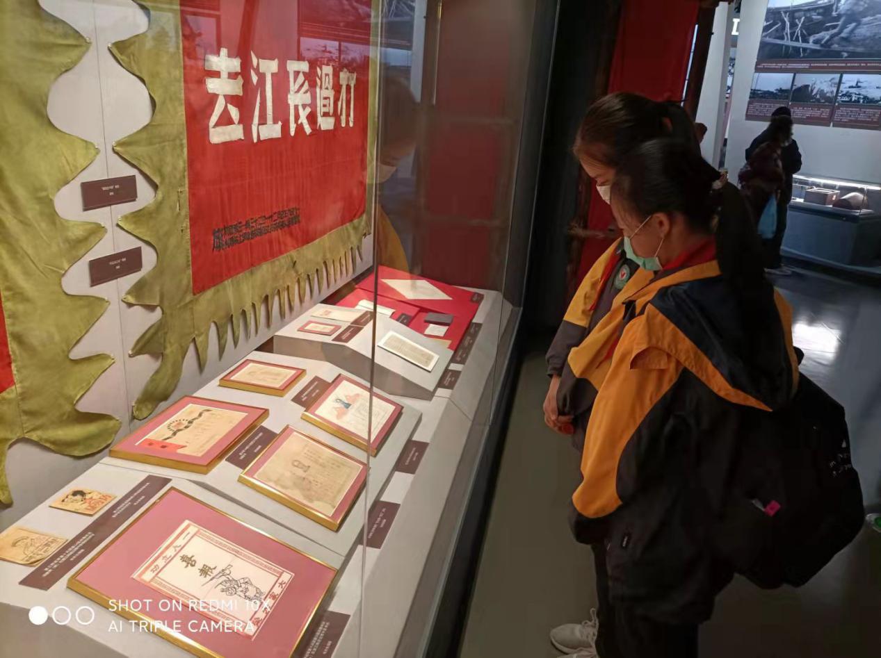 追寻先辈足迹，传承红色基因_html_m4f220033.jpg