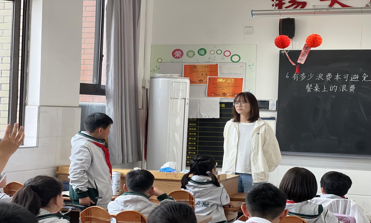 中段德法教研新闻稿_html_m7d6b62fd.jpg