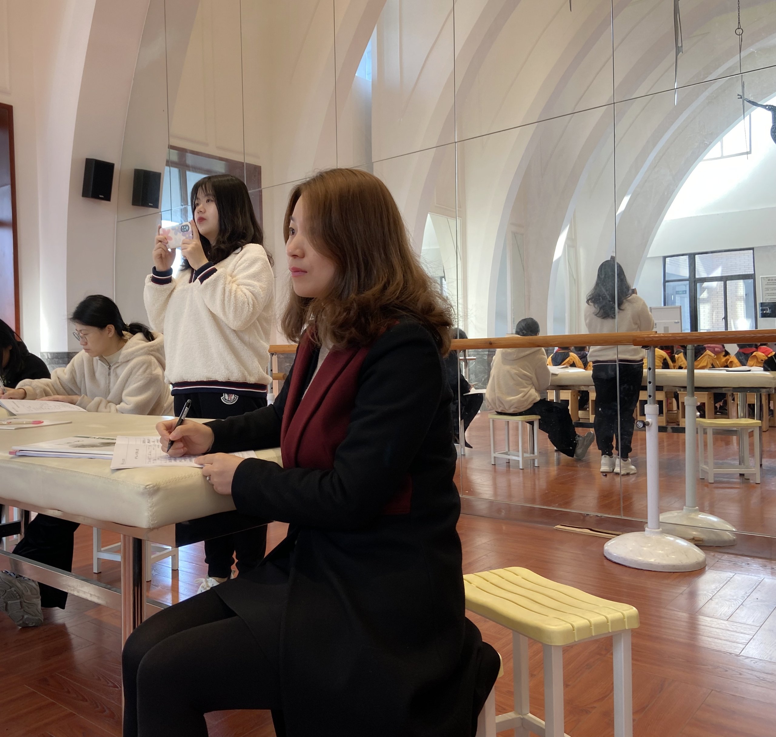 2021.11.12刘子萱《三只小猪》新闻稿_html_m178a9382.jpg