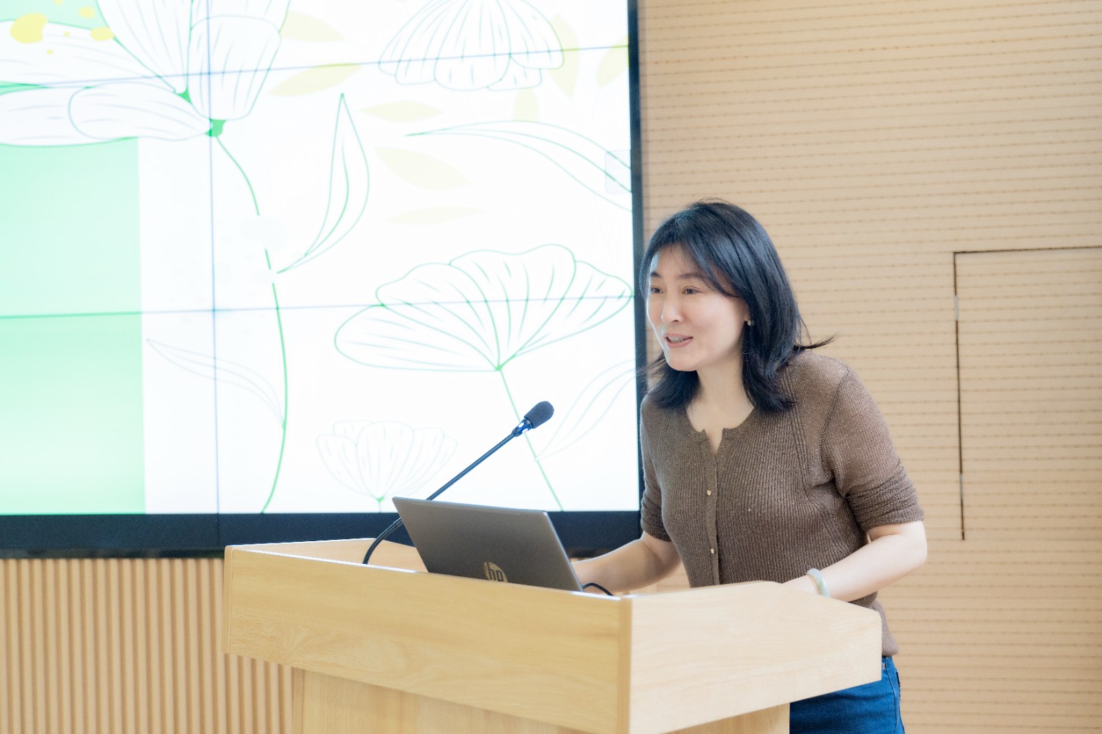 陆园长汇报.jpg