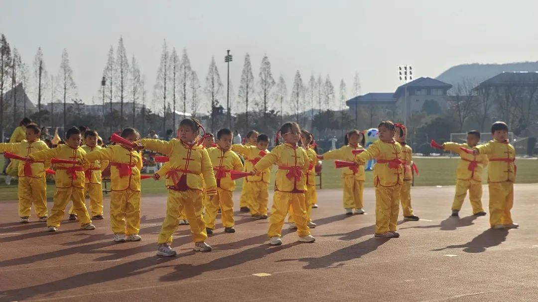 临时_html_61193eb1.jpg