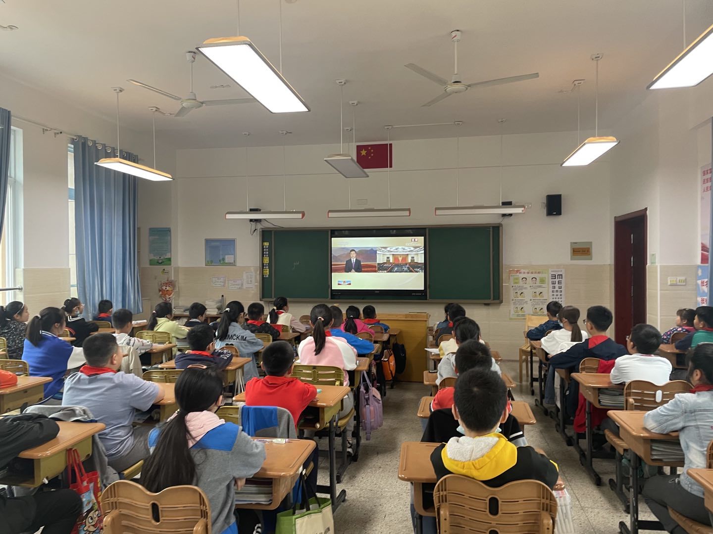【大爱青秀】百年奋进，青春有我——青秀城小学组织观看“庆祝中国共产主义青年团成立100周年大会”_html_1a0d9e0c.jpg