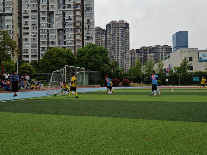 【大爱青秀】拼搏不止，逐梦未来！—南京市青秀城小学第五届“校长杯”足球班级联赛闭幕式暨颁奖仪式圆满举行(1)_html_m7321451c.jpg