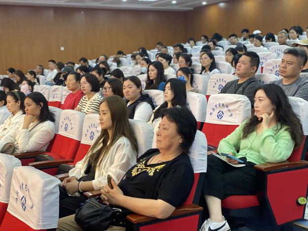 【大爱青秀·记忆德育】2025.5.19朱洋梦-“慧秀”家长学校∣解锁孩子学习内驱力——记青秀城小学2024-2025学年第二学期家长开放日_html_6ac6d14c.jpg