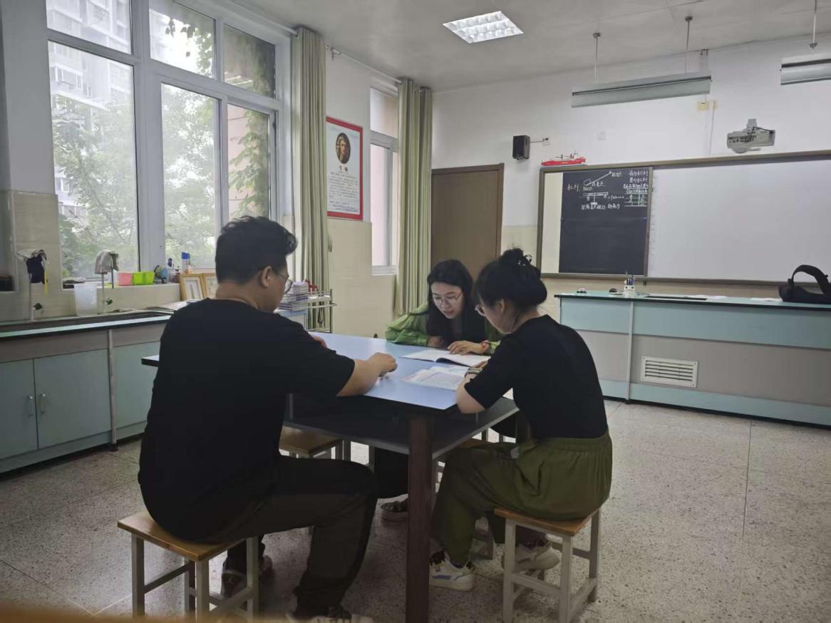 【大爱青秀·教学】深耕教研沃土，共育桃李芬芳--青秀城小学综合组集体备课(六)_html_1bbe01af.jpg