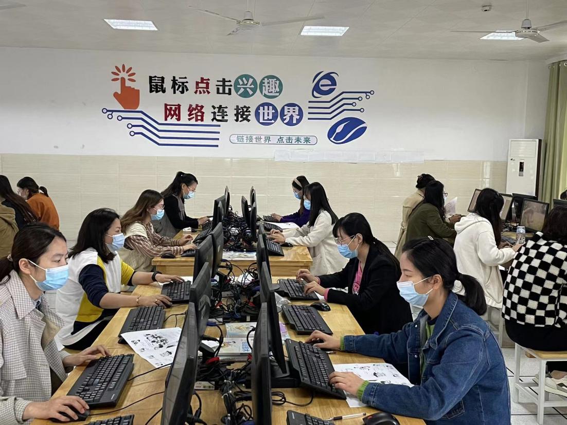 精彩纷呈赛课场 立德树人再远航_html_me96b629.jpg