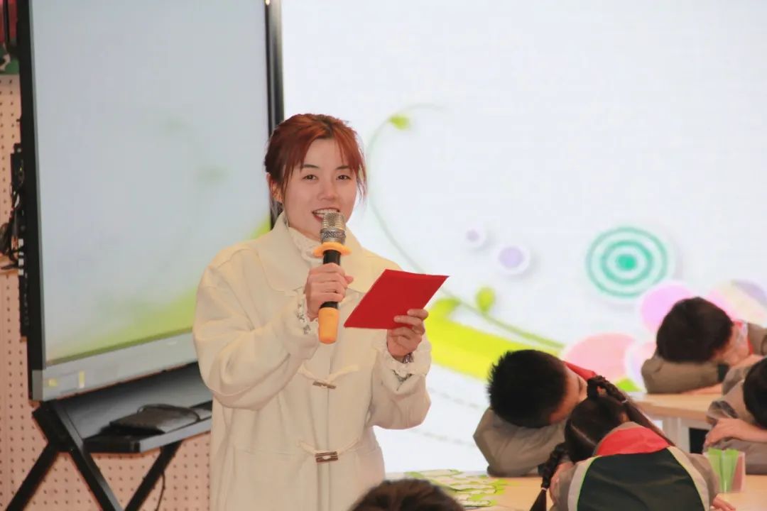 2024.12.5【大爱青秀&middot;德育】名师工作室︳聚焦导师胜任力 助推同伴润心行——栖霞区周宏亮德育名师工作室送教花港一小活动_html_m240a0a41.jpg